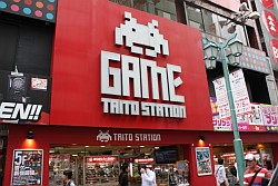 画像ギャラリー No.001のサムネイル画像 / 聖地タイステが歓声に沸いた。「スパIV AE」のトーナメントとエキシビションで盛り上がった「ウメハラPRESENTS EVO前哨戦!」レポート