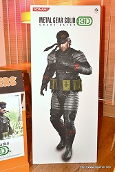 画像ギャラリー No.018のサムネイル画像 / 「METAL GEAR SOLID SNAKE EATER 3D」に,杉原杏璃さんや仁藤みさきさんのポスターが登場。拡張スライドパッドでの操作方法も判明した,HOOTERS TOKYOでのイベントをレポート