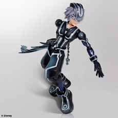画像ギャラリー No.020のサムネイル画像 / 「KINGDOM HEARTS 3D」のアクションフィギュア「PLAY ARTS改 -KAI- ソラ/リク」が8月上旬に発売。3種類の武器や手のパーツを組み合わせてポージングを楽しめる