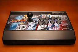 画像ギャラリー No.010のサムネイル画像 / 「STREET FIGHTER X 鉄拳」仕様のアーケードスティック,Mad Catz「アーケード ファイトスティック」レビュー。2グレード6製品を徹底比較