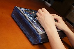 画像ギャラリー No.018のサムネイル画像 / 「STREET FIGHTER X 鉄拳」仕様のアーケードスティック,Mad Catz「アーケード ファイトスティック」レビュー。2グレード6製品を徹底比較