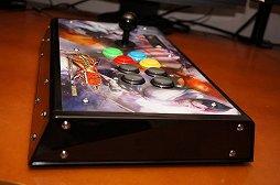 画像ギャラリー No.030のサムネイル画像 / 「STREET FIGHTER X 鉄拳」仕様のアーケードスティック,Mad Catz「アーケード ファイトスティック」レビュー。2グレード6製品を徹底比較