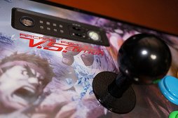 画像ギャラリー No.032のサムネイル画像 / 「STREET FIGHTER X 鉄拳」仕様のアーケードスティック,Mad Catz「アーケード ファイトスティック」レビュー。2グレード6製品を徹底比較