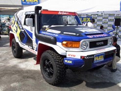 画像ギャラリー No.001のサムネイル画像 / 哀川 翔さんがアジアを駆ける! 「DiRT3」もサポートする「Show Aikawa World Rally Team」のアジアクロスカントリーラリー2011参戦発表会レポート
