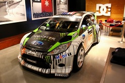 画像ギャラリー No.014のサムネイル画像 / 「DiRT 3」,プロスケーターのパフォーマンスにも注目が集まった発売記念イベントをレポート。ケン・ブロック氏からのメッセージ映像を掲載