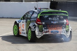 画像ギャラリー No.021のサムネイル画像 / 「DiRT 3」,プロスケーターのパフォーマンスにも注目が集まった発売記念イベントをレポート。ケン・ブロック氏からのメッセージ映像を掲載