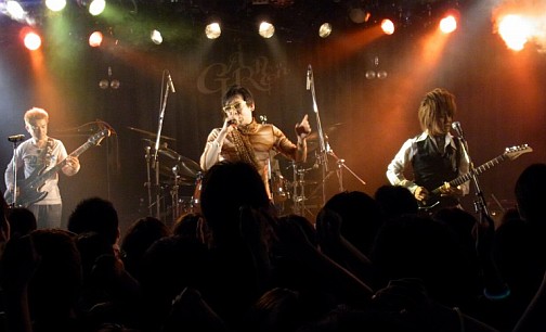 画像ギャラリー No.005のサムネイル画像 / 4年ぶりの「ギタドラ」ライブ！「GuitarFreaksXG2 ＆ DrumManiaXG2 Original Soundtrack 1st season」リリース記念スペシャル・ライブ＆トーク・イベントレポート