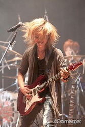 画像ギャラリー No.056のサムネイル画像 / 「サガ」や「聖剣伝説」のバトル曲がバンドサウンドに生まれ変わった! 伊藤賢治氏のライブ「THE NEXT STAGE 〜gentle echo meeting 3〜」レポート