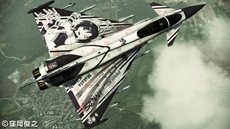 画像ギャラリー No.032のサムネイル画像 / 「ACE COMBAT ASSAULT HORIZON」に「アイマス」と「超時空要塞マクロス」のコラボカラー機体が登場。一条 輝気分で大空へ舞い上がろう