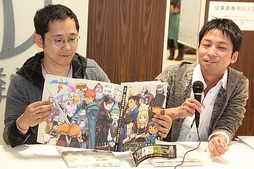画像ギャラリー No.006のサムネイル画像 / 「レイトン教授VS逆転裁判 設定画集」発売記念サイン会が開催。巧 舟氏と塗 和也氏が100名のファンと触れ合った会場の模様をレポート