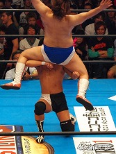画像ギャラリー No.100のサムネイル画像 / 長島☆自演乙☆雄一郎選手がプロレスデビュー戦で勝利! ブラック★ロックシューターが戦ったり,ミルキィホームズが歌ったり泣いたり……と事件続発の「ブシロードレスリング」レポート