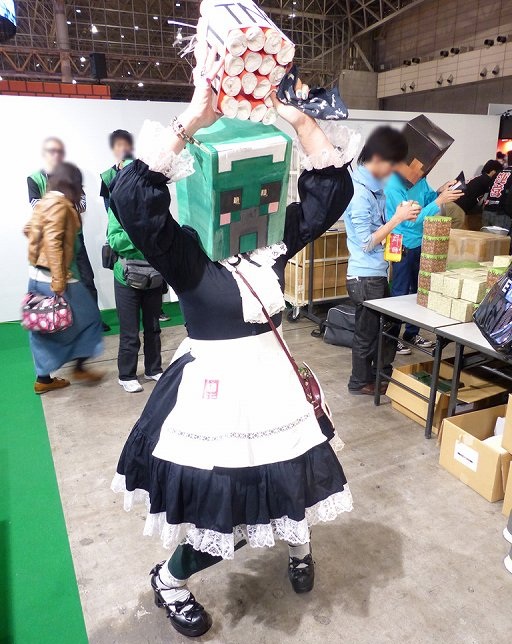 画像ギャラリー No.007のサムネイル画像 / 【超会議2】「Minecraft」の世界をリアルで再現? ブロックを好き勝手に組み上げられる「超リアルマインクラフト」コーナー