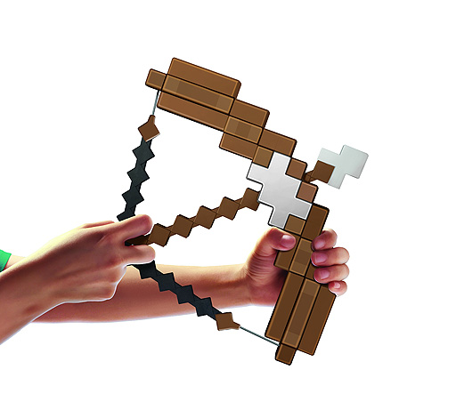 画像ギャラリー No.005のサムネイル画像 / 「Minecraft」より,ダイヤモンドの剣,エンチャントされたツルハシ,弓矢がおもちゃに。弓矢はサウンドも再現
