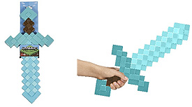 画像ギャラリー No.006のサムネイル画像 / 「Minecraft」より,ダイヤモンドの剣,エンチャントされたツルハシ,弓矢がおもちゃに。弓矢はサウンドも再現