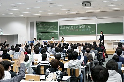 画像ギャラリー No.006のサムネイル画像 / 「ROBOTICS;NOTES」と科学ADVシリーズの今後は?MAGES.の志倉千代丸社長と声優の南條愛乃さんがトークを繰り広げたイベント「チュウタネロボ部VS300人委員会」レポート