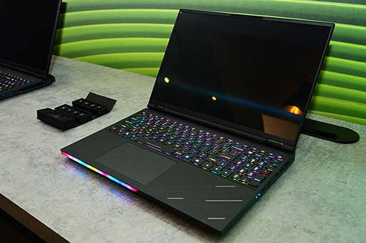 画像ギャラリー No.001のサムネイル画像 / RTX 50シリーズ搭載のゲーマー向けノートPC＆デスクトップPCがAcerから登場