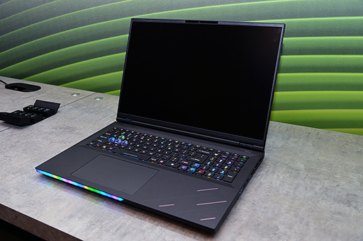 画像ギャラリー No.002のサムネイル画像 / RTX 50シリーズ搭載のゲーマー向けノートPC＆デスクトップPCがAcerから登場
