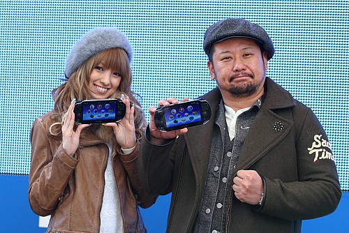 画像ギャラリー No.010のサムネイル画像 / 「PlayStation Vita“PLAY”キャラバン-全国体験会-」がいよいよ首都圏へ。南 明奈さんとケンコバさんも駆けつけた六本木会場の様子をレポート
