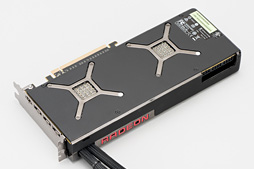 画像ギャラリー No.011のサムネイル画像 / 「Radeon Pro Duo」搭載PCを試す。デュアルFijiの「史上最速シングルカード」は誰のためのもの？