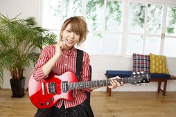 画像ギャラリー No.002のサムネイル画像 / 豊崎愛生さんが「ロックスミス」を体験するスペシャルムービー第3弾が公開に。ライブモードに挑戦だ