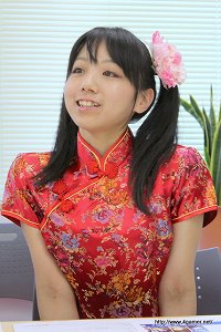 画像ギャラリー No.004のサムネイル画像 / Webラジオ「コラムゲームPresents 伊藤賢治のトライアングル・セッション」で番組アシスタントを務める紅波柚香さんと上原すずさんに,番組とブラウザゲーム「三国千軍伝」の話を聞いてみた