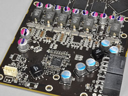 画像ギャラリー No.020のサムネイル画像 / Radeon HD 7970レビュー(前編)。アーキテクチャとプロセス技術の進化で,シングルGPU世界最速の座を奪還