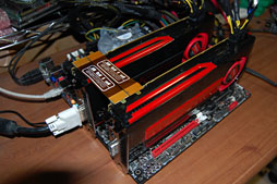 画像ギャラリー No.007のサムネイル画像 / HD 7970の3&2-way CrossFireX動作検証レポート。伸びるスコアとアイドル時に止まるファンを確認する