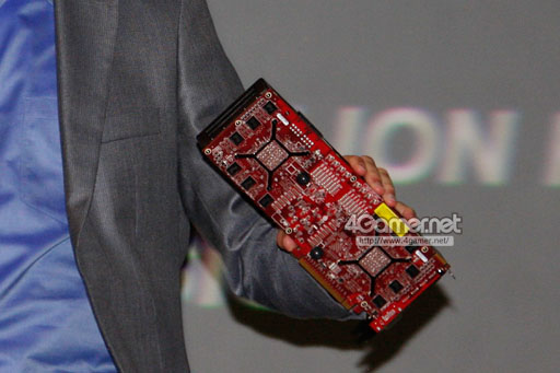 画像ギャラリー No.005のサムネイル画像 / 「New Zealand」か? AMD,デュアルGPU仕様となる謎のグラフィックスカードを公開