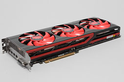 画像ギャラリー No.007のサムネイル画像 / 「Radeon HD 7990」レビュー。“AMD純正”の「デュアルHD 7970 GHz Edition」カードはGTX 690より速いのか