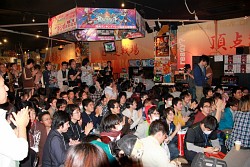 画像ギャラリー No.017のサムネイル画像 / 「EVO2013」のシードポイントは誰の手に。京都で開催された「UMvC3」日本最強決定戦「KGA2013 POWER of JUSTICE」レポート