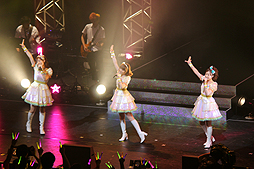 画像ギャラリー No.022のサムネイル画像 / アイドルマスター8周年記念イベント「THE IDOLM@STER 8th ANNIVERSARY HOP!STEP!!FESTIV@L!!!」の大阪公演をレポート。大阪ですよ,大阪
