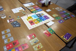画像ギャラリー No.043のサムネイル画像 / アナログゲーム，西の祭典「ゲームマーケット2013大阪」。日本ボードゲーム大賞2012受賞作も発表されたイベントの模様をフォトレポートで紹介