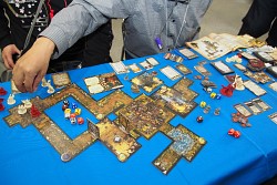 画像ギャラリー No.052のサムネイル画像 / アナログゲーム，西の祭典「ゲームマーケット2013大阪」。日本ボードゲーム大賞2012受賞作も発表されたイベントの模様をフォトレポートで紹介