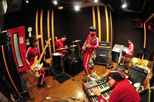 画像ギャラリー No.002のサムネイル画像 / 11月28日開催のゲーム音楽ライブ「歳末ヒロイン!TEKARU踊り喰い」情報
