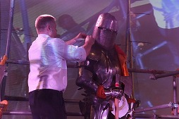 画像ギャラリー No.005のサムネイル画像 / 「英雄クロニクル」とアーマードバトルのコラボエキシビションマッチが開催。リング上で繰り広げられた代理戦争で勝利をつかんだのはどの陣営?