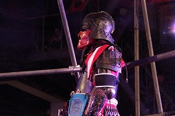 画像ギャラリー No.008のサムネイル画像 / 「英雄クロニクル」とアーマードバトルのコラボエキシビションマッチが開催。リング上で繰り広げられた代理戦争で勝利をつかんだのはどの陣営?