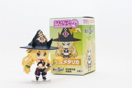 画像ギャラリー No.004のサムネイル画像 / 「魔女と百騎兵」，初回限定版には大ボリュームの設定資料や2枚組のサウンドトラックCD，「魔女メタリカ」のねんどろいどぷちが付属