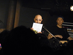 画像ギャラリー No.010のサムネイル画像 / 次回作「GuitarFreaksXG3 & DrumManiaXG3」の新曲も多数披露された「THE GITADO LIVE 2011」東京会場のステージをレポート