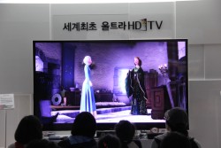 画像ギャラリー No.009のサムネイル画像 / 立体視コンテンツ花盛り。韓国LGのPRイベント「3D World Festival」で,ちょっと未来のテレビを見学してきた
