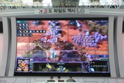 画像ギャラリー No.020のサムネイル画像 / 立体視コンテンツ花盛り。韓国LGのPRイベント「3D World Festival」で,ちょっと未来のテレビを見学してきた