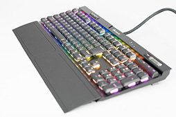画像ギャラリー No.040のサムネイル画像 / 【PR】低背Cherry軸を採用したCorsair製キーボード「K70 RGB MK.2 LOW PROFILE」は高速入力重視のゲーマー向け新定番だ
