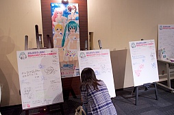 画像ギャラリー No.016のサムネイル画像 / 「初音ミク -Project DIVA- f」“Touch & Try Tour 2012 summer”の模様をレポート。「サマーアイドル」を書き下ろしたOSTER projectさんも来場