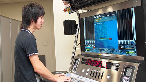 画像ギャラリー No.019のサムネイル画像 / 本日稼動の「beatmania IIDX 20　tricoro」ファーストステップガイドを掲載。トップランカー，TANMEN氏も納得の最新作を徹底解説