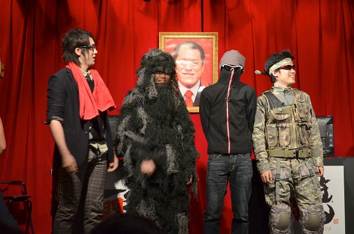 画像ギャラリー No.005のサムネイル画像 / 「メタルギア ライジング リベンジェンス」や「SOUL SACRIFICE」が披露された，アントニオ猪木さん主宰の生放送「一遊闘魂」をレポート
