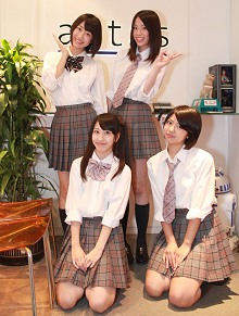 画像ギャラリー No.002のサムネイル画像 / 「メガミエンゲイジ！」のPVでコラボしたアイドルカレッジから，平成8年生まれの女の子達が編集部を訪問。とりあえずいろいろ聞いてみた
