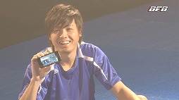 画像ギャラリー No.011のサムネイル画像 / 「バーコードフットボーラー」,遠藤保仁選手のCMメイキング映像などを公開
