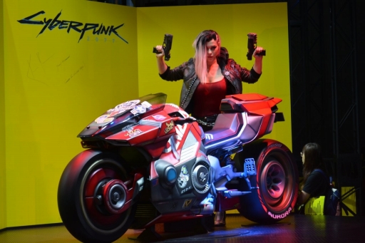 画像ギャラリー No.002のサムネイル画像 / ［TGS 2019］「サイバーパンク2077」ブースでの45分にもおよぶデモプレイをレポート。誰が敵で誰が味方か，選択を迫られる展開に期待が高まる