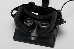 画像ギャラリー No.010のサムネイル画像 / 仮想現実HMD「Oculus Rift」の開発者向けキットを入手したのでさっそく使ってみた。これがゲームの未来か?