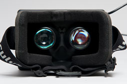 画像ギャラリー No.024のサムネイル画像 / 仮想現実HMD「Oculus Rift」の開発者向けキットを入手したのでさっそく使ってみた。これがゲームの未来か?