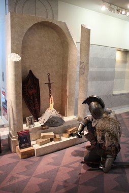 画像ギャラリー No.001のサムネイル画像 / 「DARK SOULS II」の完成発表会をレポート。Webサービス「果ての篝火」や,「DARK SOULS Cafe」の限定メニューなどが発表に